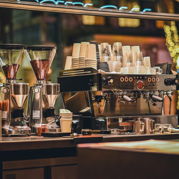 coffee-shop-7711529_1920